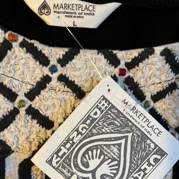 14/16 Embroidered Shift Dress - Picture 3 of 7